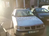 Usado Seat Ibiza Stella 90 CV (66 kW) 2002 Gris / plata Utilitario