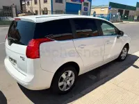 Usado Peugeot 5008 Style 120 CV (88 kW) 2015 Blanco Monovolumen
