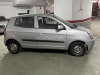 Usado Kia Picanto LX 65 CV (47 kW) 2004 Gris / plata Utilitario