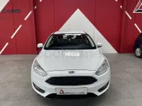 Usado Ford Focus Trend 95 CV (69 kW) 2017 Blanco Familiar