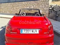 Usado Peugeot 206 CC 110 CV (80 kW) 2005 Rojo Descapotable