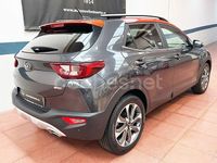 Usado Kia Stonic 120 CV (88 kW) 2018 Gris / plata SUV