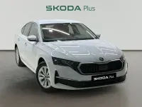 Usado Skoda Octavia Selection 116 CV (85 kW) 2025 Blanco Berlina