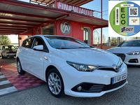 Usado Toyota Auris Hybrid Active 136 CV (100 kW) 2019 Blanco Berlina