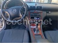 Usado Mercedes C220 Classic 143 HP (105 kW) 2002 Cinzento Sedan