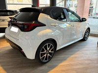 Usado Toyota Yaris Hybrid Style 116 CV (85 kW) 2022 Blanco Berlina