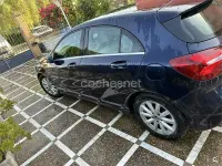 Usado Mercedes A180 109 CV (80 kW) 2018 Azul Berlina