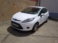 Usado Ford Fiesta Trend 95 CV (69 kW) 2010 Blanco Berlina