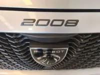 Usado Peugeot 2008 Active 102 CV (75 kW) 2023 Gris SUV