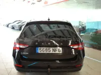 Usado Skoda Superb Style 150 CV (110 kW) 2020 Marrón Familiar