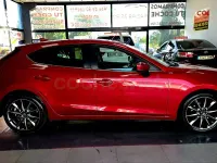 Usado Mazda 3 Edition 150 CV (110 kW) 2018 Rojo Berlina