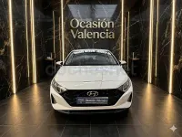 Usado Hyundai i20 100 CV (73 kW) 2021 Blanco Utilitario