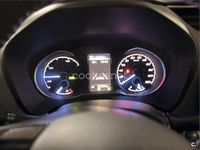 Usado Toyota Yaris Hybrid Active 100 CV (73 kW) 2018 Gris / plata Berlina