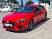 Usado Hyundai i30 N Line 100 CV (73 kW) 2024 Rojo Berlina