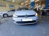 Usado VW Golf VII 116 CV (85 kW) 2019 Blanco Berlina
