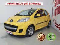 Usado Peugeot 107 68 CV (50 kW) 2010 Amarillo Utilitario