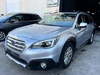 Usado Subaru Outback 150 CV (110 kW) 2018 Gris / plata Familiar