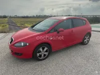 Usado Seat Leon Ecomotive 105 CV (77 kW) 2009 Rojo Utilitario