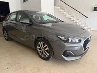 Usado Hyundai i30 120 CV (88 kW) 2019 Gris / plata Berlina