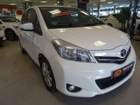 Usado Toyota Yaris Active 99 CV (72 kW) 2012 Blanco Utilitario