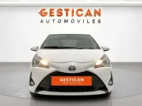 Usado Toyota Yaris Hybrid Active 99 CV (72 kW) 2018 Blanco Utilitario