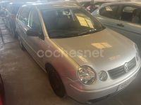 Usado VW Polo Match 75 CV (55 kW) 2004 Gris / plata Berlina