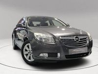 Usado Opel Insignia Selective 130 CV (95 kW) 2012 Gris / plata Berlina
