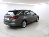 Usado Opel Astra Elegance 145 CV (106 kW) 2020 Gris Familiar