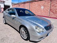 Usado Mercedes C220 143 CV (105 kW) 2002 Gris / plata Berlina