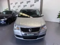 Usado VW Touran Highline 140 CV (102 kW) 2008 Gris / plata Monovolumen