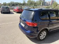 Usado VW Touran Edition 115 CV (84 kW) 2018 Azul Monovolumen
