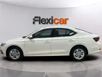 Usado Skoda Octavia Selection 116 CV (85 kW) 2022 Blanco Berlina