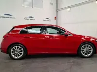 Usado Mercedes A180 109 CV (80 kW) 2019 Rojo Utilitario