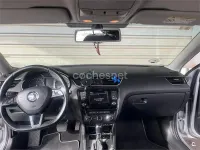 Usado Skoda Octavia Ambition 150 CV (110 kW) 2015 Gris / plata Familiar