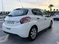 Usado Peugeot 208 Access 68 CV (50 kW) 2016 Blanco Utilitario