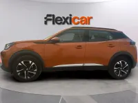 Usado Peugeot 2008 Allure 130 CV (95 kW) 2020 Naranja SUV