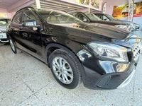 Usado Mercedes GLA200 136 CV (100 kW) 2018 Negro SUV