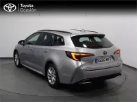 Usado Toyota Corolla Active 140 CV (102 kW) 2025 Gris / plata Familiar