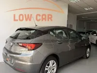 Usado Opel Astra Selective 110 CV (80 kW) 2019 Gris / plata Familiar