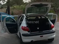 Usado Peugeot 206 70 CV (51 kW) 1999 Blanco Utilitario