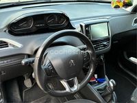 Usado Peugeot 208 Style 82 CV (60 kW) 2016 Negro Utilitario