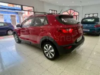 Usado Kia Stonic 100 CV (73 kW) 2020 Granate SUV