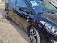 Usado Hyundai i30 GO! 100 CV (73 kW) 2015 Negro