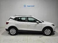 Usado Seat Arona Style Plus 110 CV (80 kW) 2022 Blanco SUV