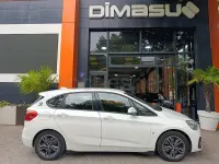 Usado BMW 225 Active Tourer iPerformance 224 CV (164 kW) 2018 Blanco Monovolumen