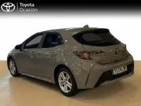 Usado Toyota Corolla Active 122 CV (89 kW) 2022 Gris / plata Berlina