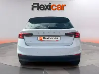 Usado Skoda Fabia Ambition 110 CV (80 kW) 2022 Blanco Utilitario