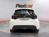 Usado Toyota Yaris Hybrid Active 116 CV (85 kW) 2021 Beige Berlina