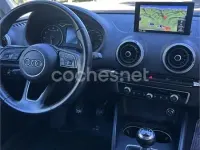 Usado Audi A3 116 CV (85 kW) 2018 Gris / plata Berlina