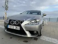 Usado Lexus IS300h Executive Line 223 CV (164 kW) 2016 Gris / plata Berlina
